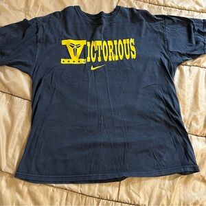 Nike Kobe Bryant 5 Rings Victorious T-Shirt Men’s XL Los Angeles Lakers